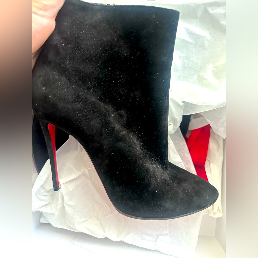 Christian Louboutin Eloise Booty 100 black suede